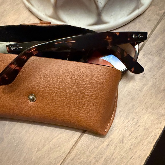 Ray-Ban Classic Tortoise Sunglasses - Picture 6 of 11